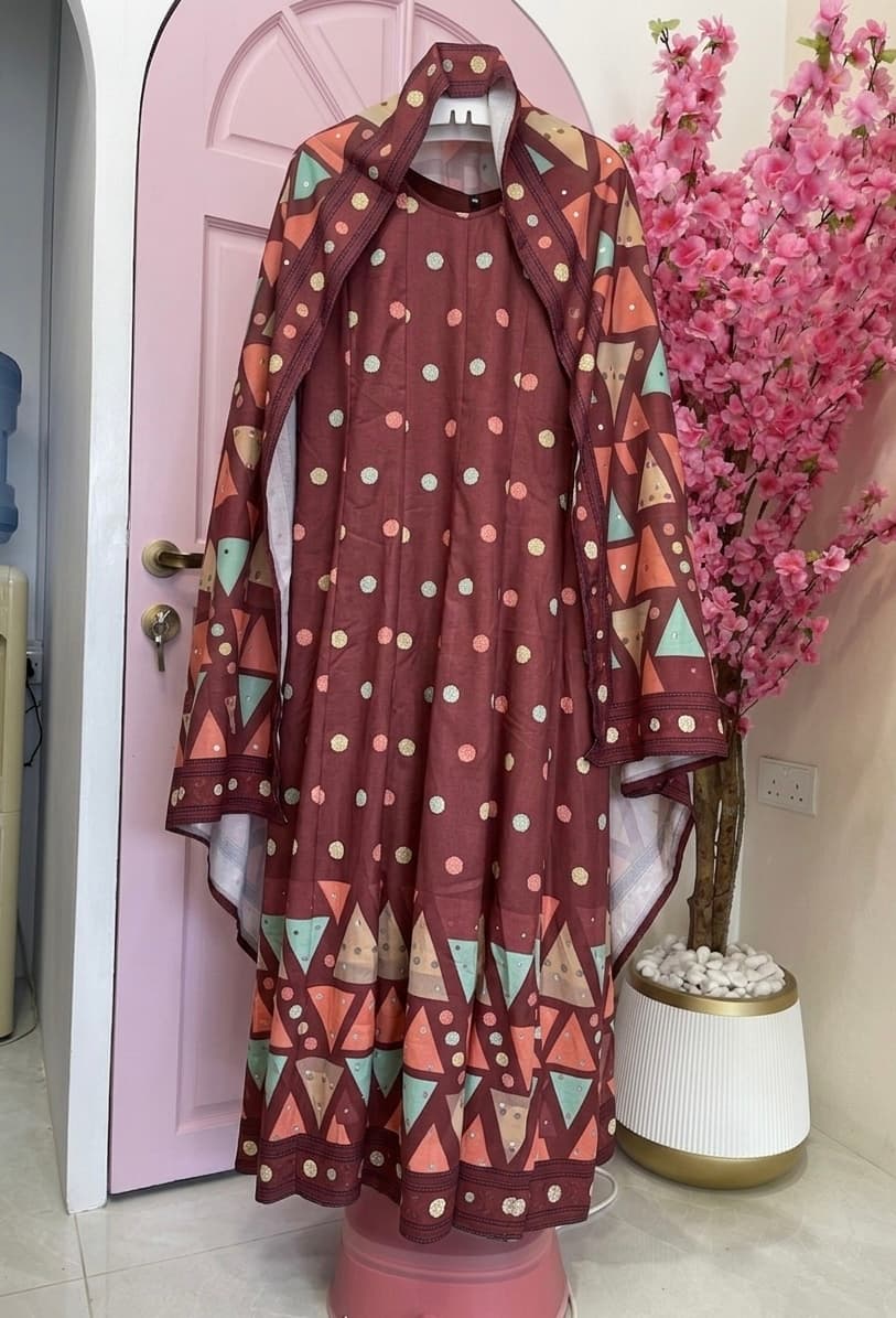 2 PEASE GOWN